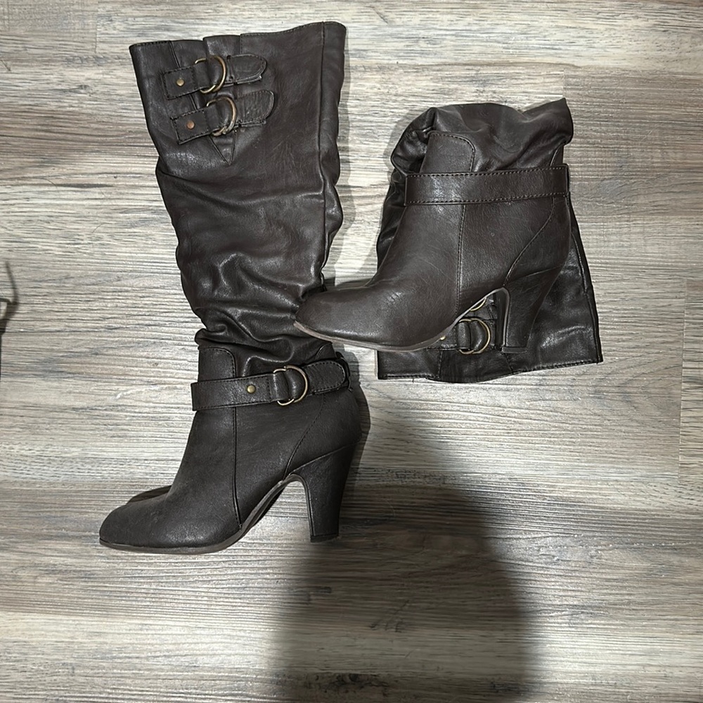 Brown leather Boots in size 7